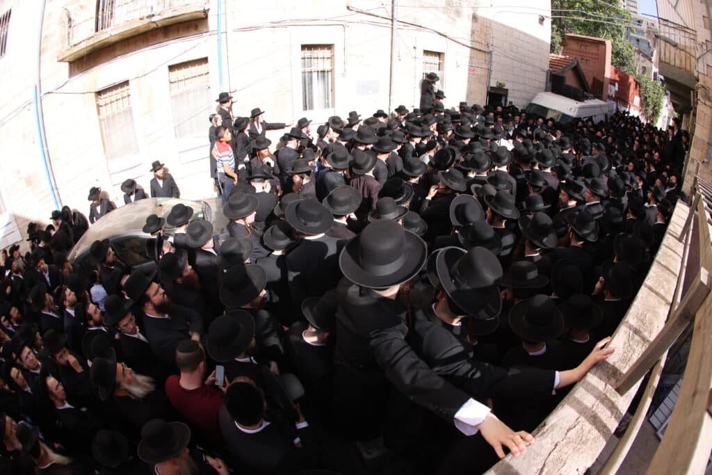 הלווית ההמונים: הרבנית הצדקנית מגור ע"ה הובאה למנוחות