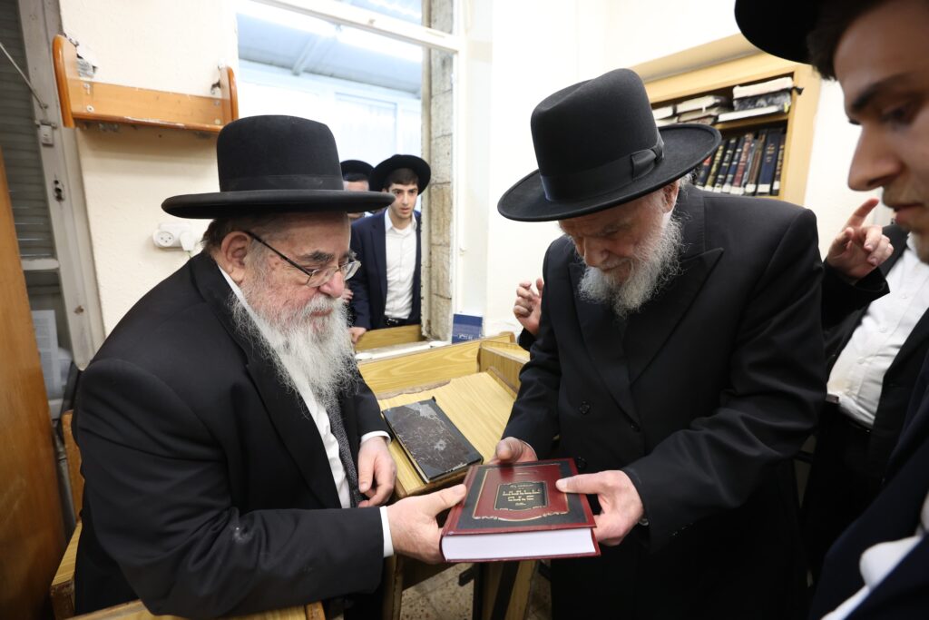 הכנה לקבלת התורה: מנהיגי עולם התורה ב'מאור התורה'