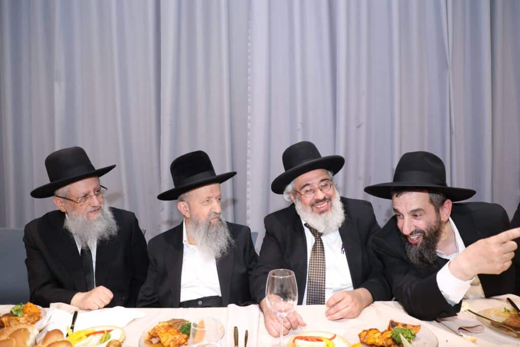 גלריה: נכד הגרש"מ עמאר והגרב"צ מוצפי נכנס לחופה