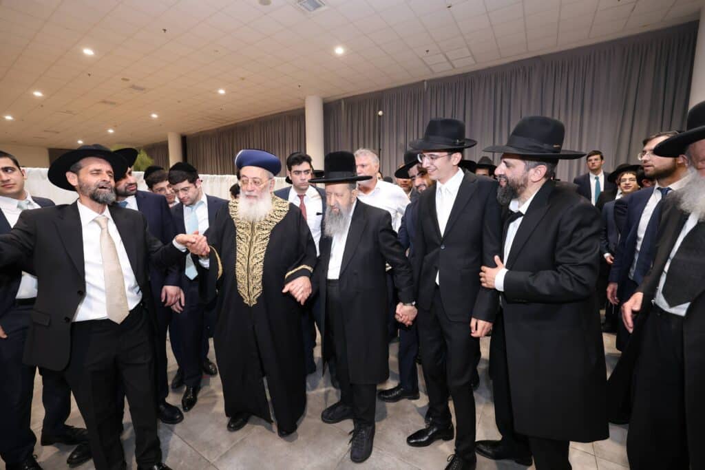 גלריה: נכד הגרש"מ עמאר והגרב"צ מוצפי נכנס לחופה