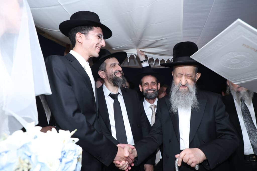 גלריה: נכד הגרש"מ עמאר והגרב"צ מוצפי נכנס לחופה