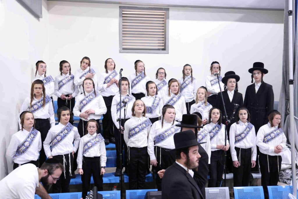 בן חמש למקרא: מסיבת חומש במכנובקא בעלזא בירושלים 