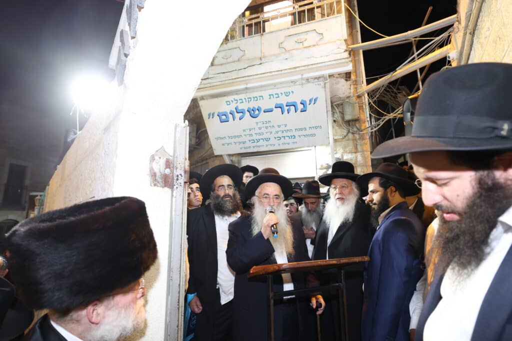 גלריה: אלפים ליוו את זקן המקובלים רבי שלום שמואלי זצ"ל