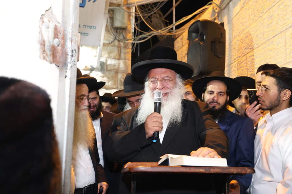 גלריה: אלפים ליוו את זקן המקובלים רבי שלום שמואלי זצ"ל