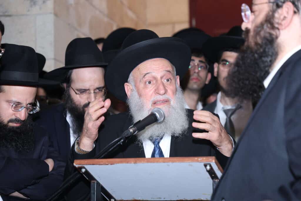 גלריה: אלפים ליוו את זקן המקובלים רבי שלום שמואלי זצ"ל