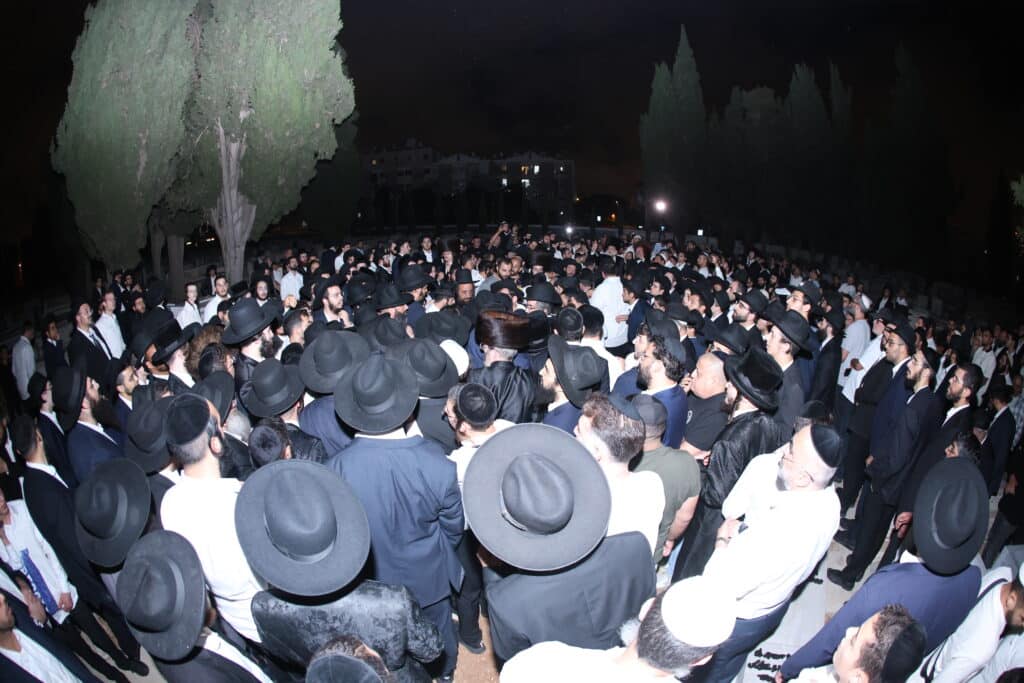 גלריה: אלפים ליוו את זקן המקובלים רבי שלום שמואלי זצ"ל