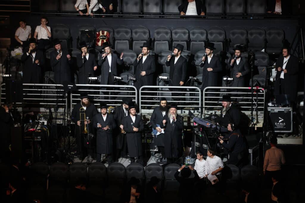 מרן הגרמ"ה הירש בנאום דרמטי: "השמאל לוחם נגד הדת" • צפו
