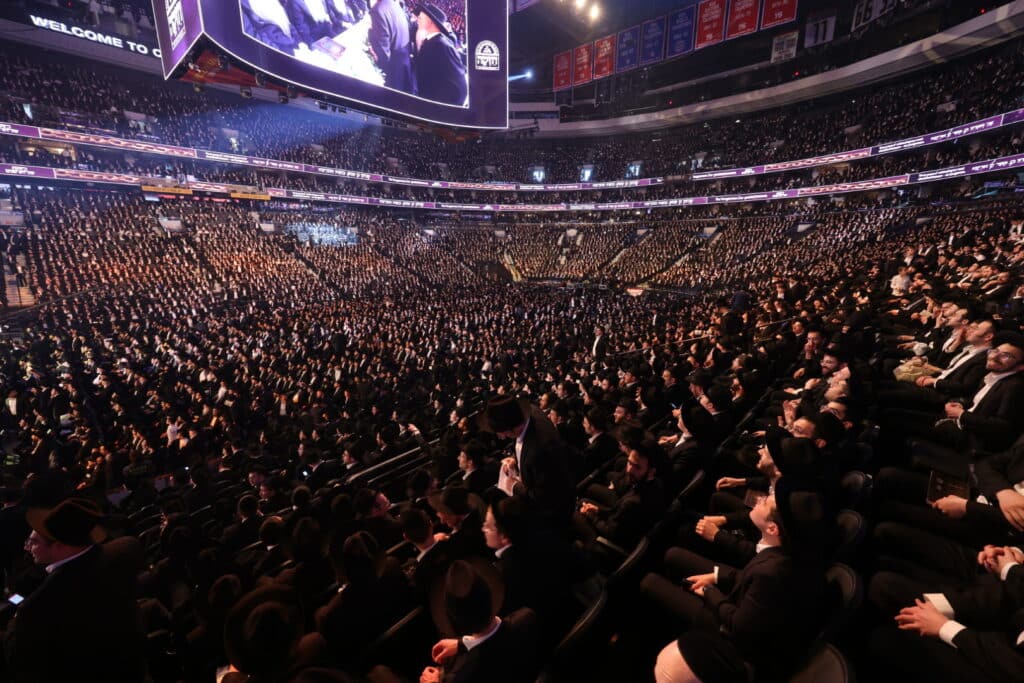 מרן הגרמ"ה הירש בנאום דרמטי: "השמאל לוחם נגד הדת" • צפו