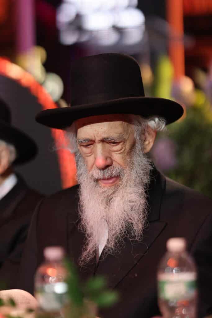 מרן הגרמ"ה הירש בנאום דרמטי: "השמאל לוחם נגד הדת" • צפו