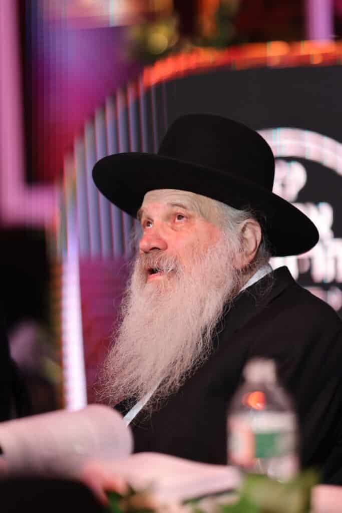 מרן הגרמ"ה הירש בנאום דרמטי: "השמאל לוחם נגד הדת" • צפו