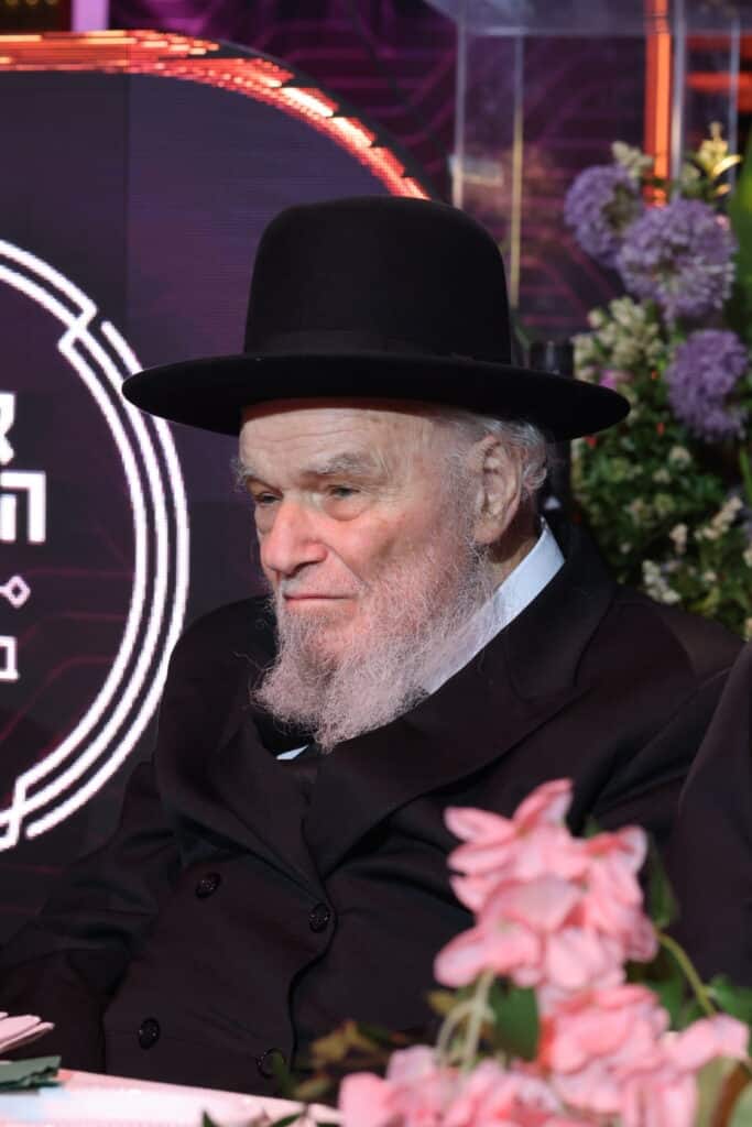 מרן הגרמ"ה הירש בנאום דרמטי: "השמאל לוחם נגד הדת" • צפו