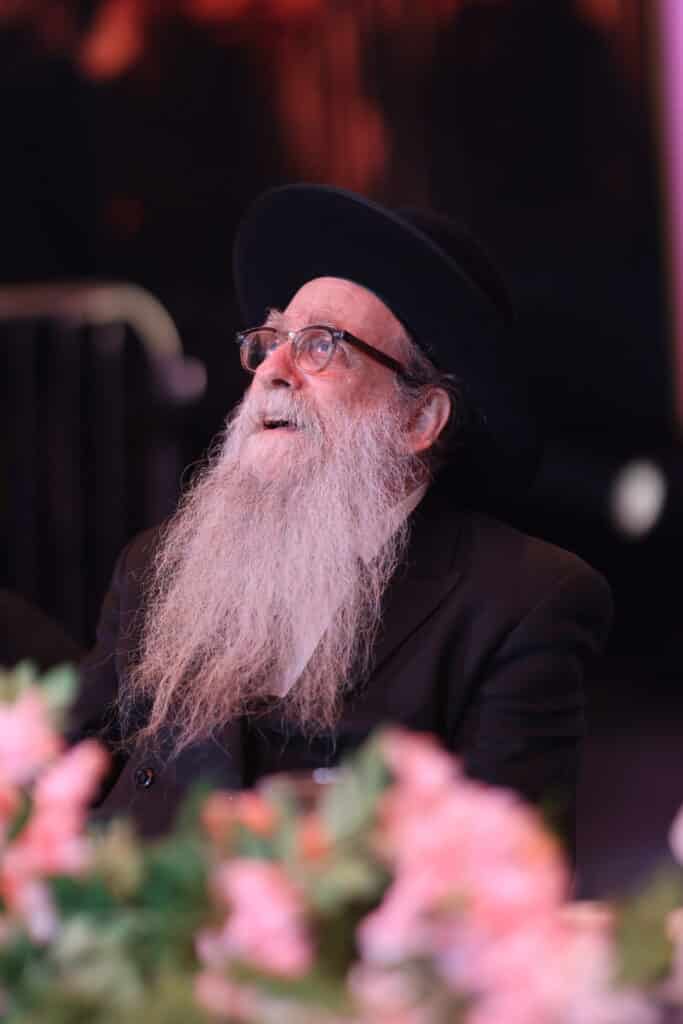 מרן הגרמ"ה הירש בנאום דרמטי: "השמאל לוחם נגד הדת" • צפו