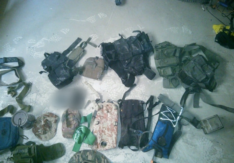 הלוחמים פשטו על מבנה צבאי ותפסו עשרות אמצעי לחימה