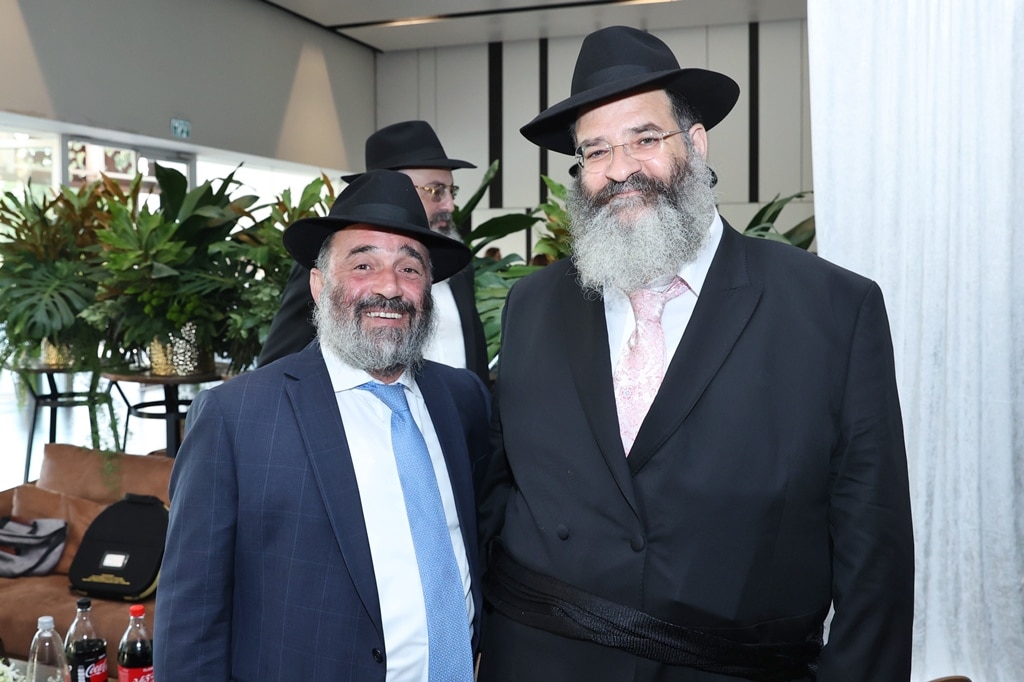 כולם התייצבו: שמחת נישואי בן הרב עם בת המנכ"ל