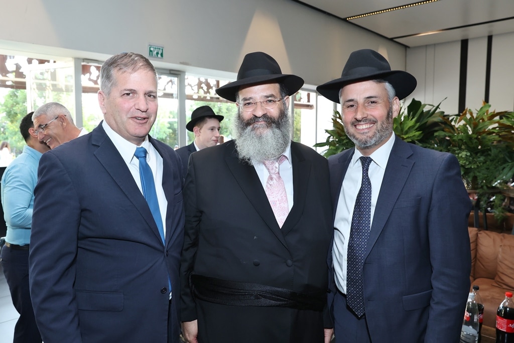 כולם התייצבו: שמחת נישואי בן הרב עם בת המנכ"ל