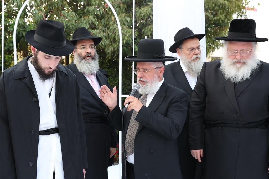 כולם התייצבו: שמחת נישואי בן הרב עם בת המנכ"ל