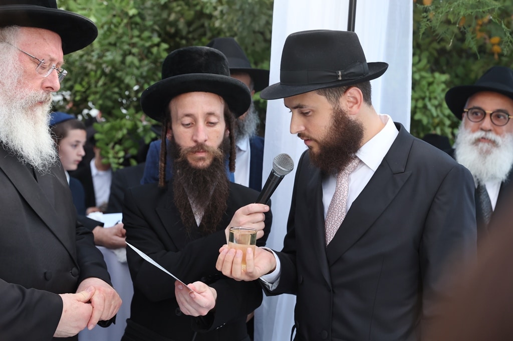 כולם התייצבו: שמחת נישואי בן הרב עם בת המנכ"ל