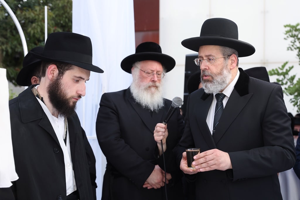 כולם התייצבו: שמחת נישואי בן הרב עם בת המנכ"ל