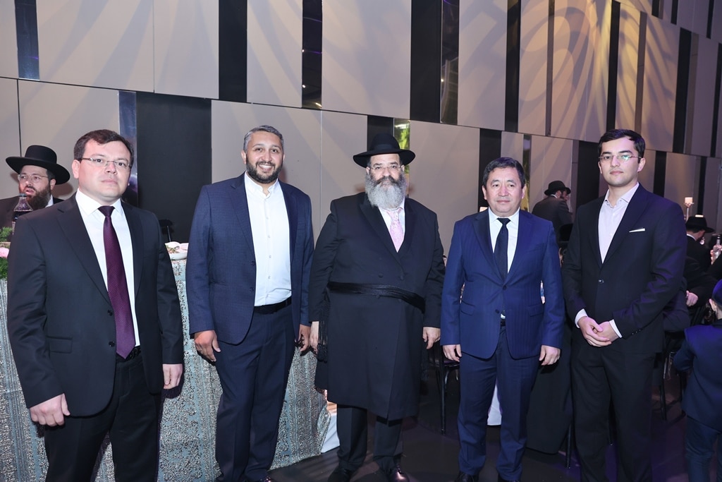 כולם התייצבו: שמחת נישואי בן הרב עם בת המנכ"ל