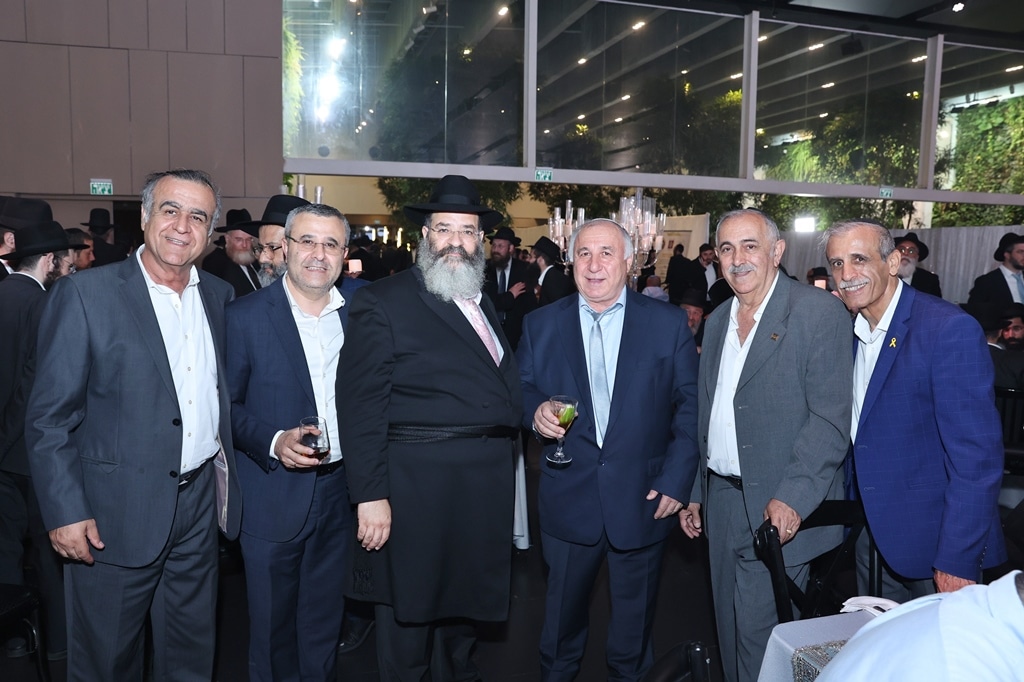 כולם התייצבו: שמחת נישואי בן הרב עם בת המנכ"ל