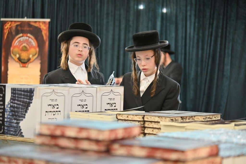 אלפים בהילולת הבעל שם טוב המרכזית בירושלים