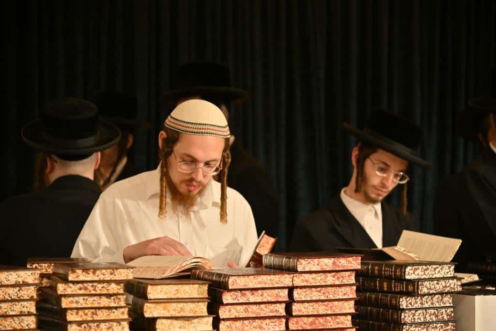 אלפים בהילולת הבעל שם טוב המרכזית בירושלים