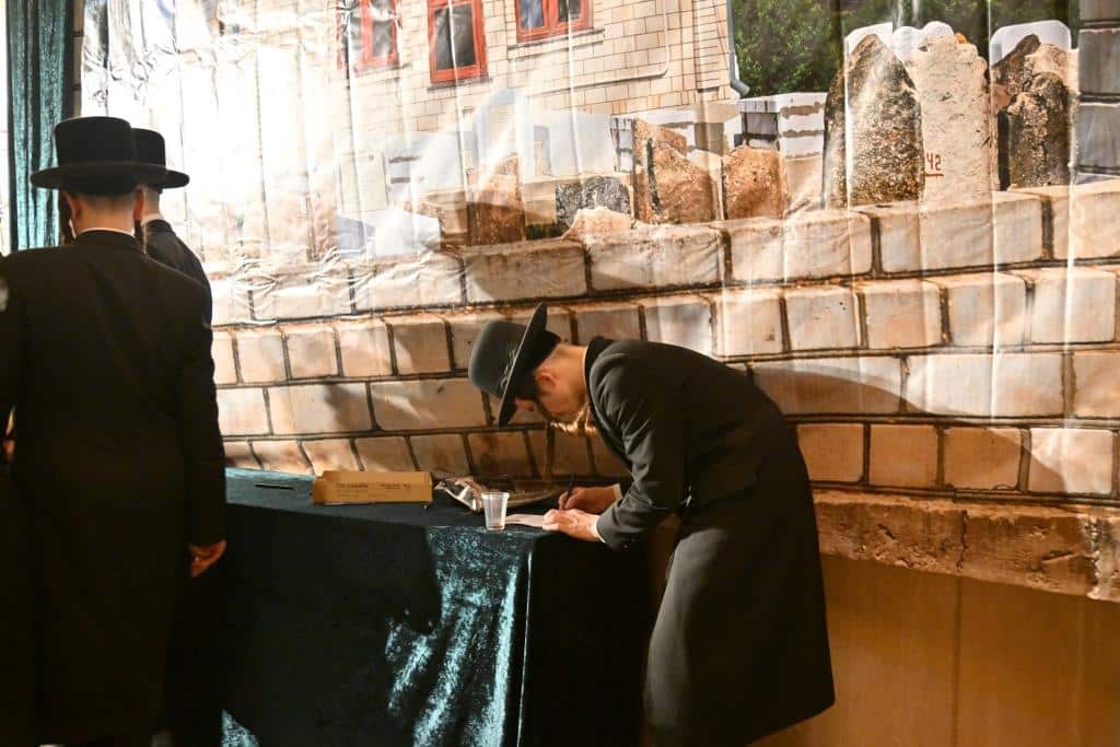 אלפים בהילולת הבעל שם טוב המרכזית בירושלים