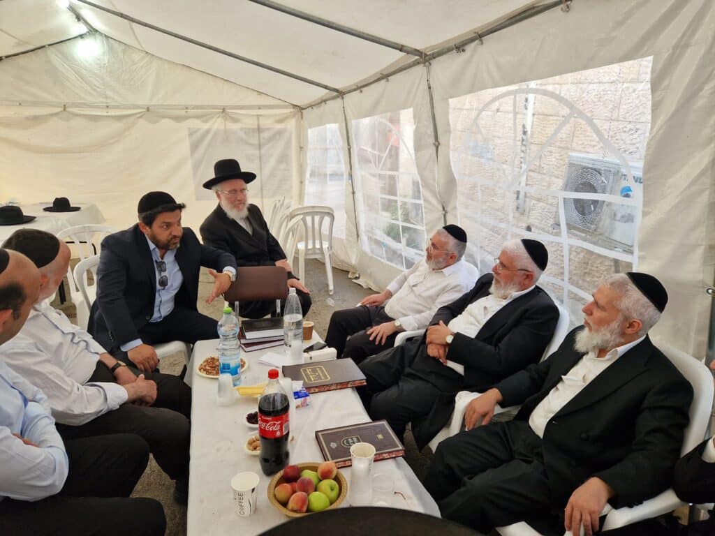 הרבנים ישבו שבעה, המונים בראשות גדולי ישראל עלו לנחם