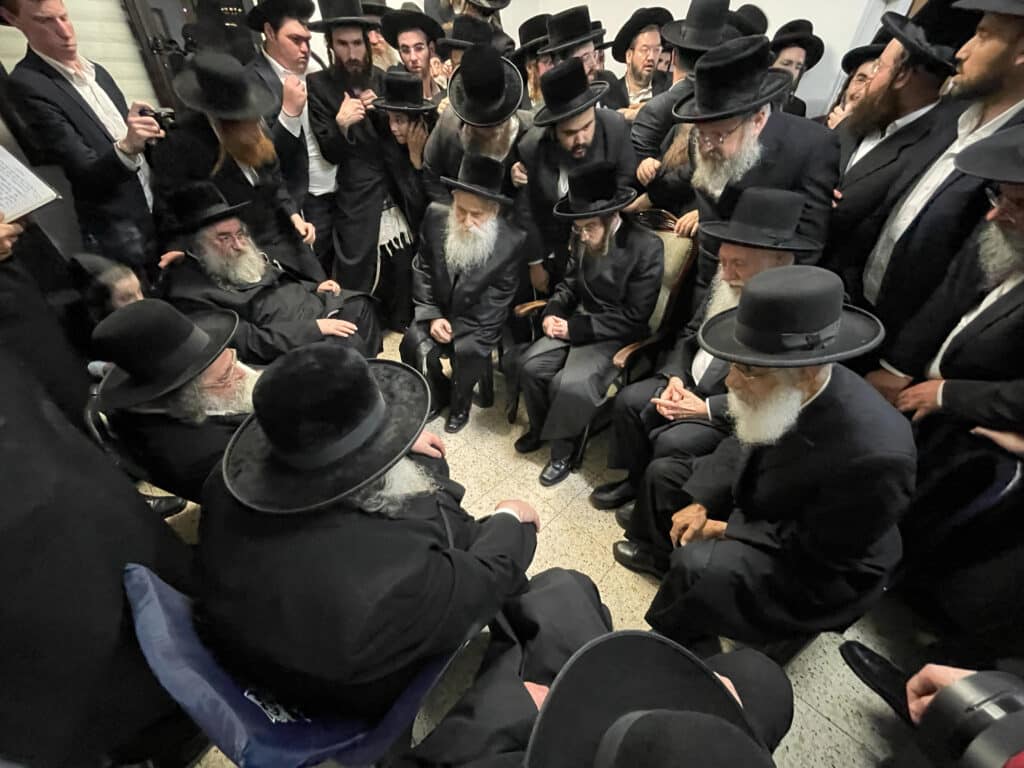 גדולי ישראל ניחמו את ראש הישיבה הגר"ש אלתר על פטירת אימו