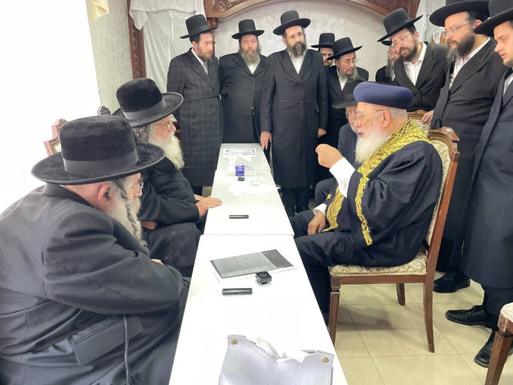 גדולי ישראל ניחמו את ראש הישיבה הגר"ש אלתר על פטירת אימו