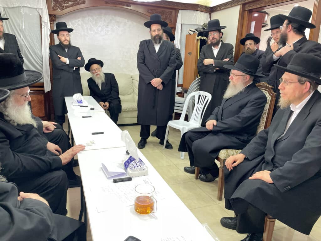 גדולי ישראל ניחמו את ראש הישיבה הגר"ש אלתר על פטירת אימו