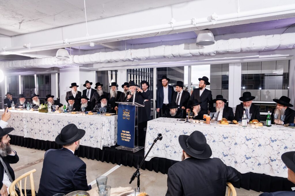 עם הרבי מוי'זניץ: הלילה התקיים הדינר הרביעי במנהטן