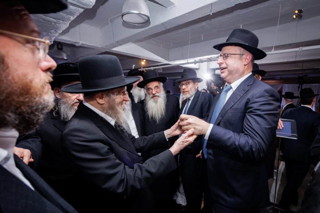 עם הרבי מוי'זניץ: הלילה התקיים הדינר הרביעי במנהטן