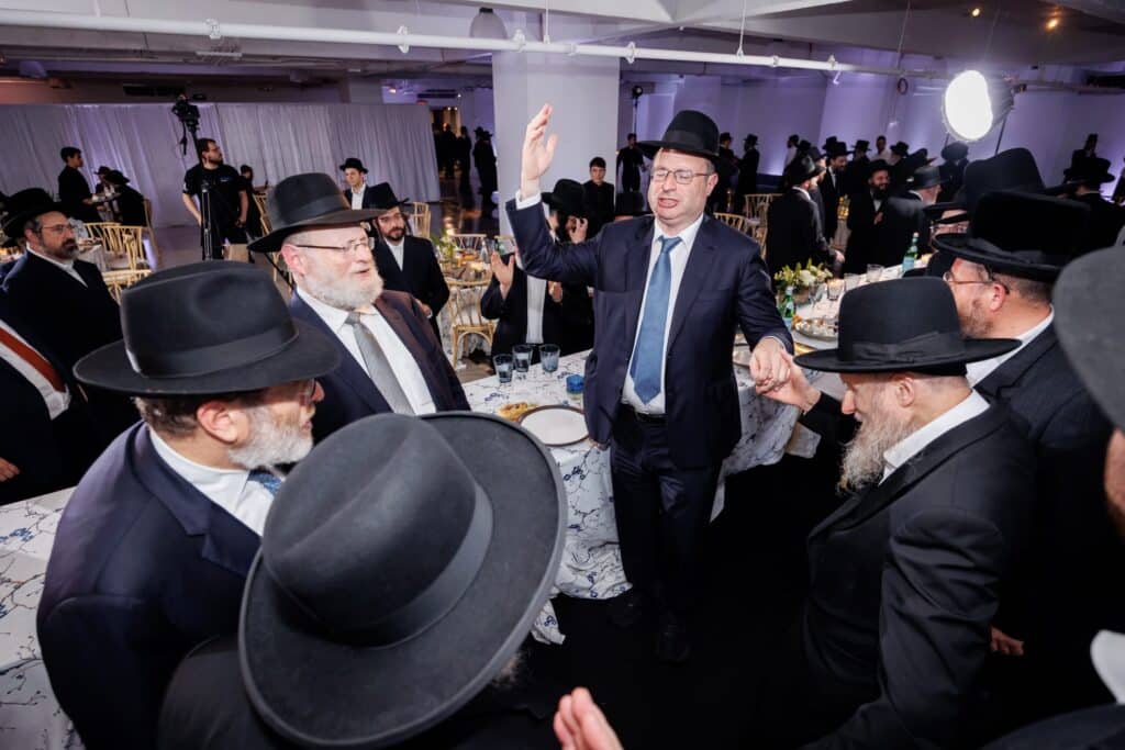 עם הרבי מוי'זניץ: הלילה התקיים הדינר הרביעי במנהטן