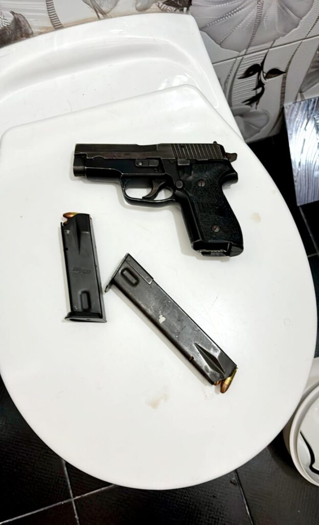 שלל רב: הפשיטה המשטרתית על הדירה בגדיידה