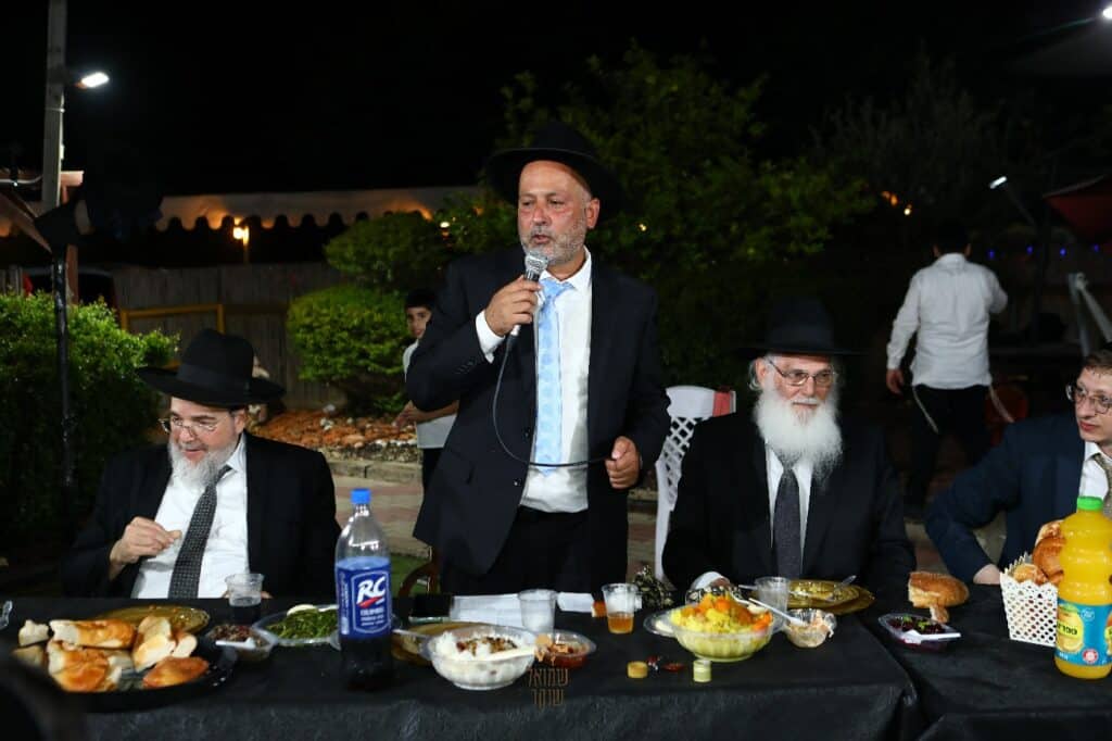 רכסים צהלה: הכנסת ס"ת לבית הכנסת בכפר חסידים