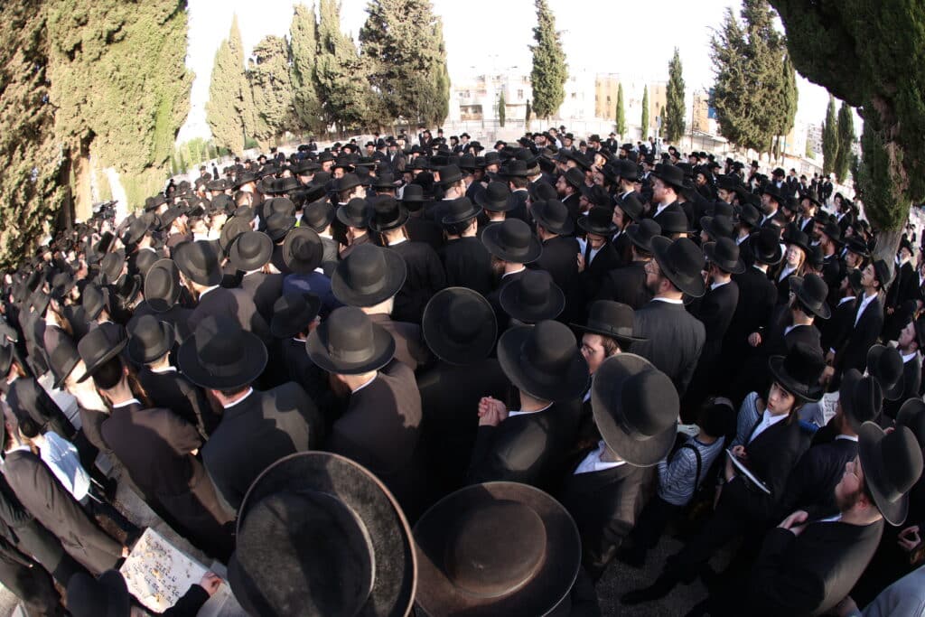 הלווית ההמונים: הרבנית הצדקנית מגור ע"ה הובאה למנוחות