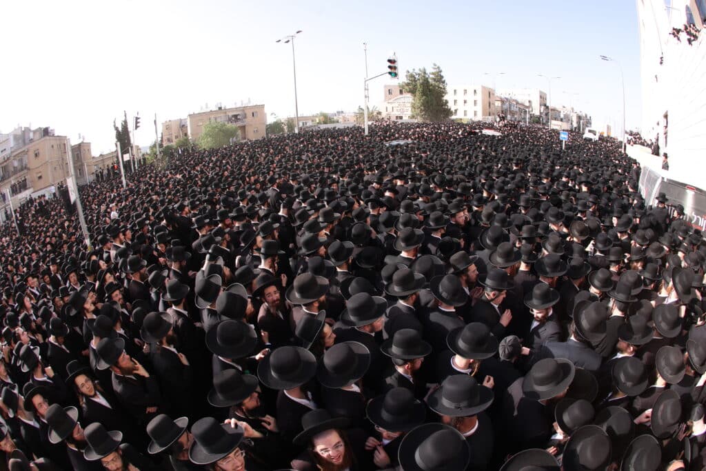 הלווית ההמונים: הרבנית הצדקנית מגור ע"ה הובאה למנוחות