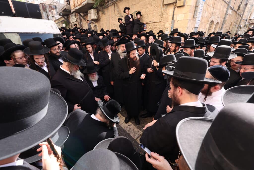 הלווית ההמונים: הרבנית הצדקנית מגור ע"ה הובאה למנוחות