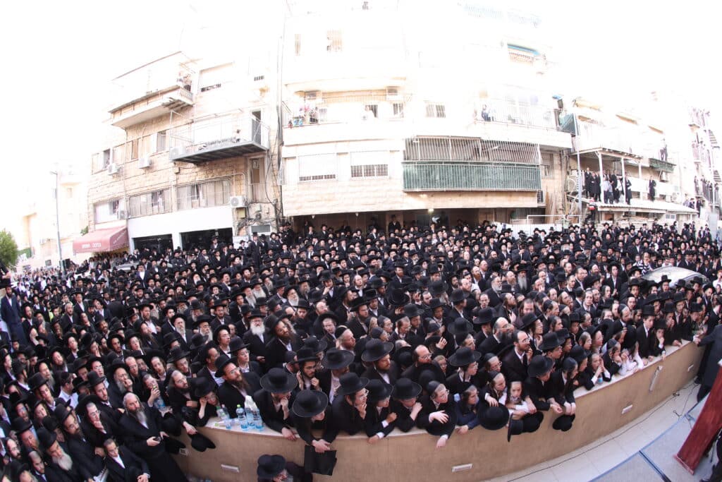 הלווית ההמונים: הרבנית הצדקנית מגור ע"ה הובאה למנוחות