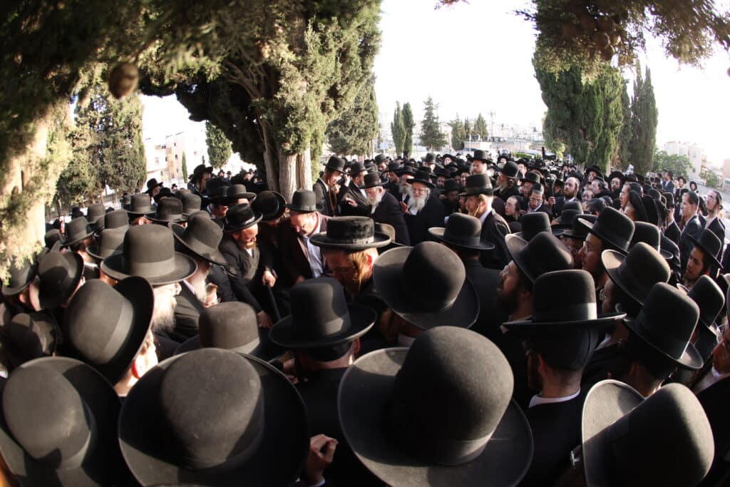 הלווית ההמונים: הרבנית הצדקנית מגור ע"ה הובאה למנוחות