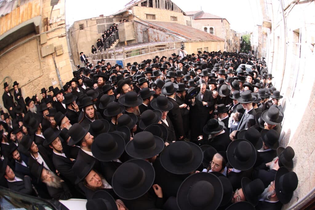 הלווית ההמונים: הרבנית הצדקנית מגור ע"ה הובאה למנוחות