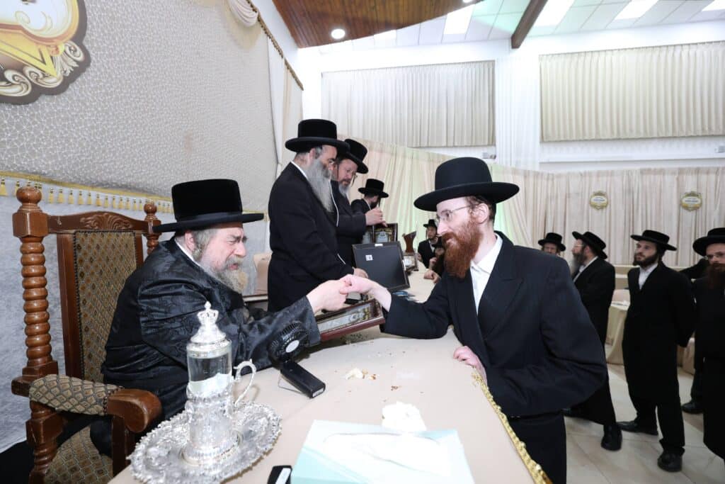 גלריה: ברחמסטריווקא חגגו את מעמד 'אדירי התורה'