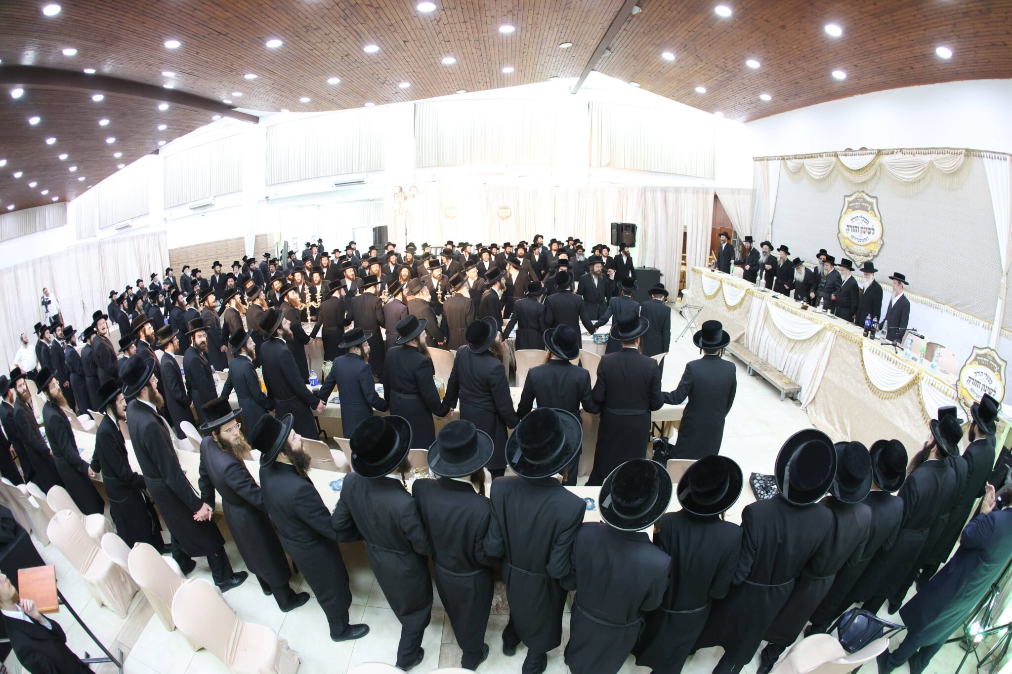 גלריה: ברחמסטריווקא חגגו את מעמד 'אדירי התורה'