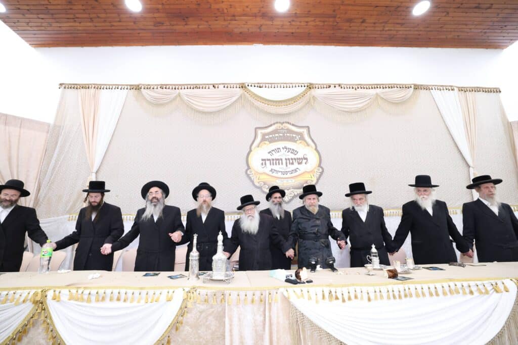 גלריה: ברחמסטריווקא חגגו את מעמד 'אדירי התורה'