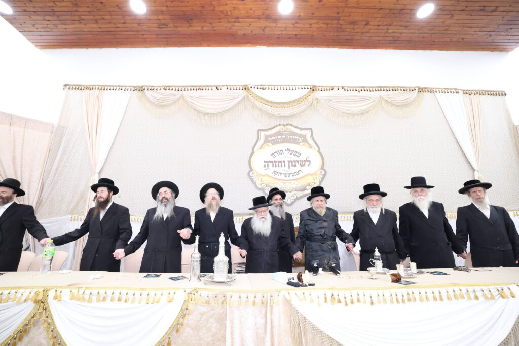 גלריה: ברחמסטריווקא חגגו את מעמד 'אדירי התורה'