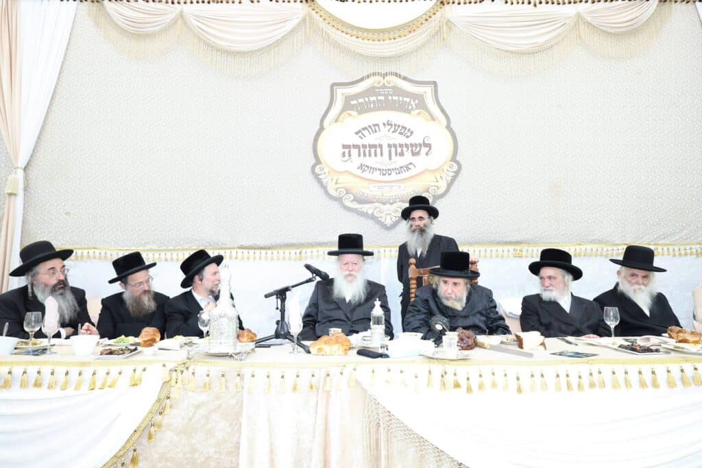 גלריה: ברחמסטריווקא חגגו את מעמד 'אדירי התורה'