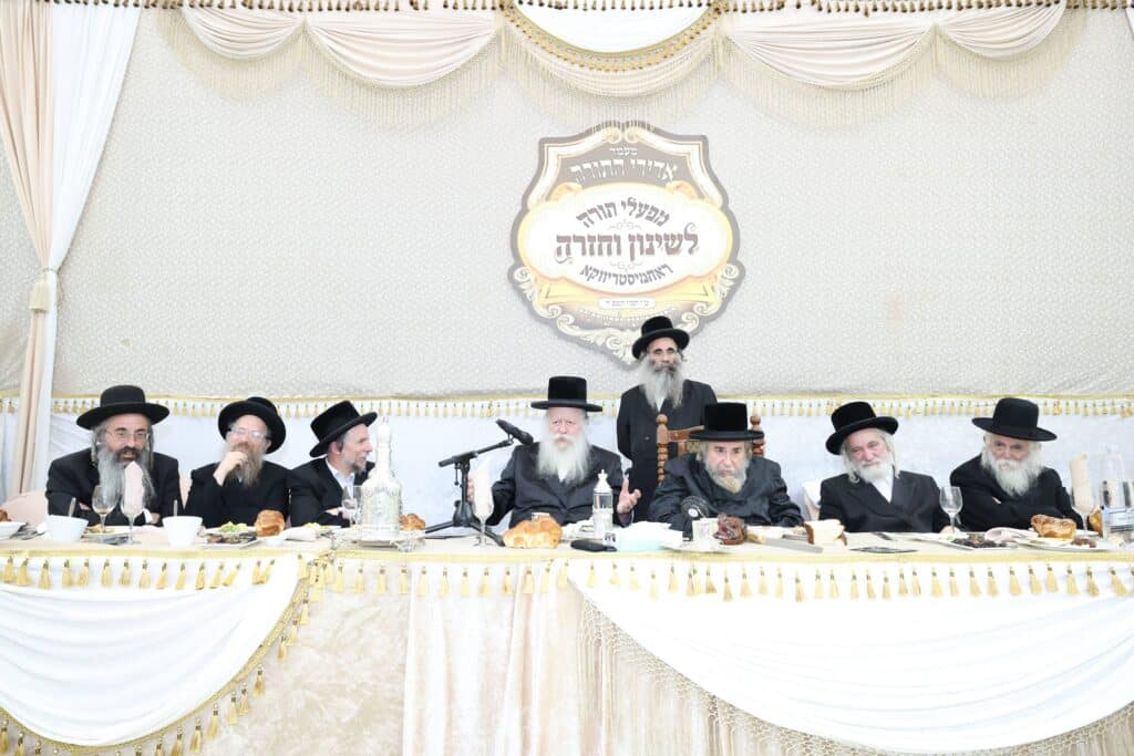 גלריה: ברחמסטריווקא חגגו את מעמד 'אדירי התורה'