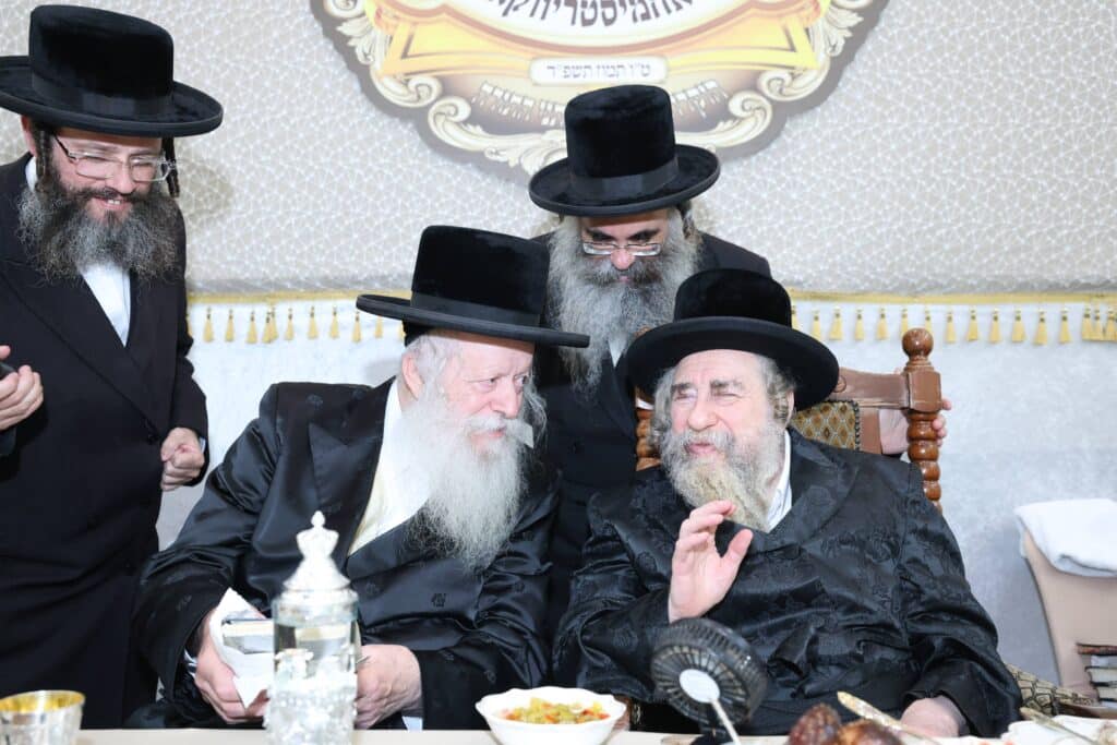 גלריה: ברחמסטריווקא חגגו את מעמד 'אדירי התורה'