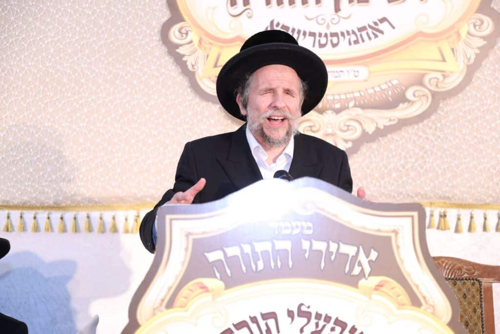 גלריה: ברחמסטריווקא חגגו את מעמד 'אדירי התורה'